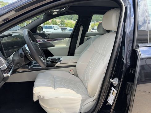 Used 2026 BMW 740i RWD image 14