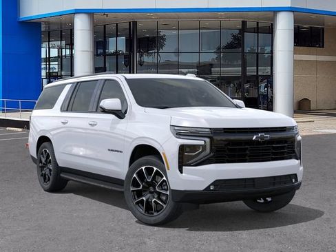 New 2026 Chevrolet Suburban RST w/ Comfort Package AWD/4WD image 7