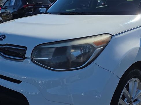 Used 2017 Kia Soul + image 8