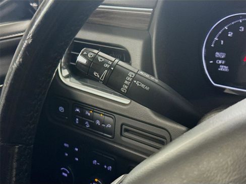 Used 2021 Chevrolet Tahoe Z71 w/ Luxury Package AWD/4WD image 5