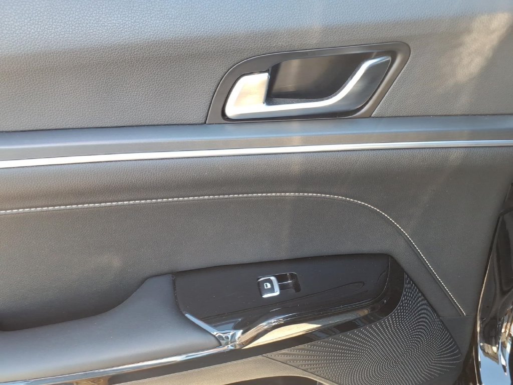 Used 2025 Kia K5 GT-Line AWD/4WD image 16