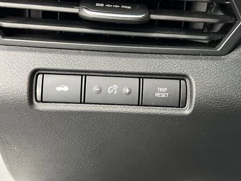 Used 2024 Nissan Altima 2.5 SV image 33