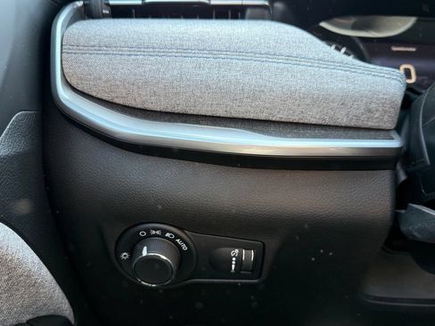 Used 2025 Jeep Compass Sport AWD/4WD image 13