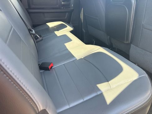 Used 2021 RAM 1500 4x4 Crew Cab Classic w/ Chrome Appearance Group image 30