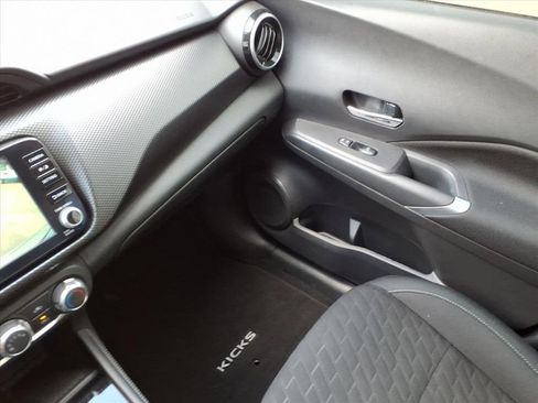 Used 2024 Nissan Kicks SV image 30