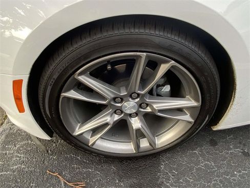 Used 2020 Chevrolet Camaro LT w/ RS Package image 9