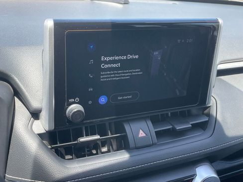 Used 2024 Toyota RAV4 XLE AWD/4WD image 7