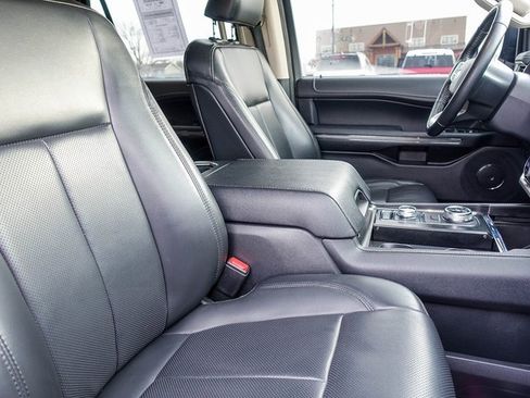 Used 2022 Ford Expedition Max XLT image 14