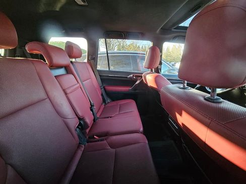 Used 2023 Lexus GX 460 Premium image 9