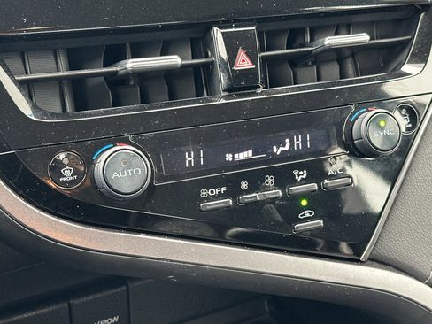 Used 2023 Toyota Camry LE image 19