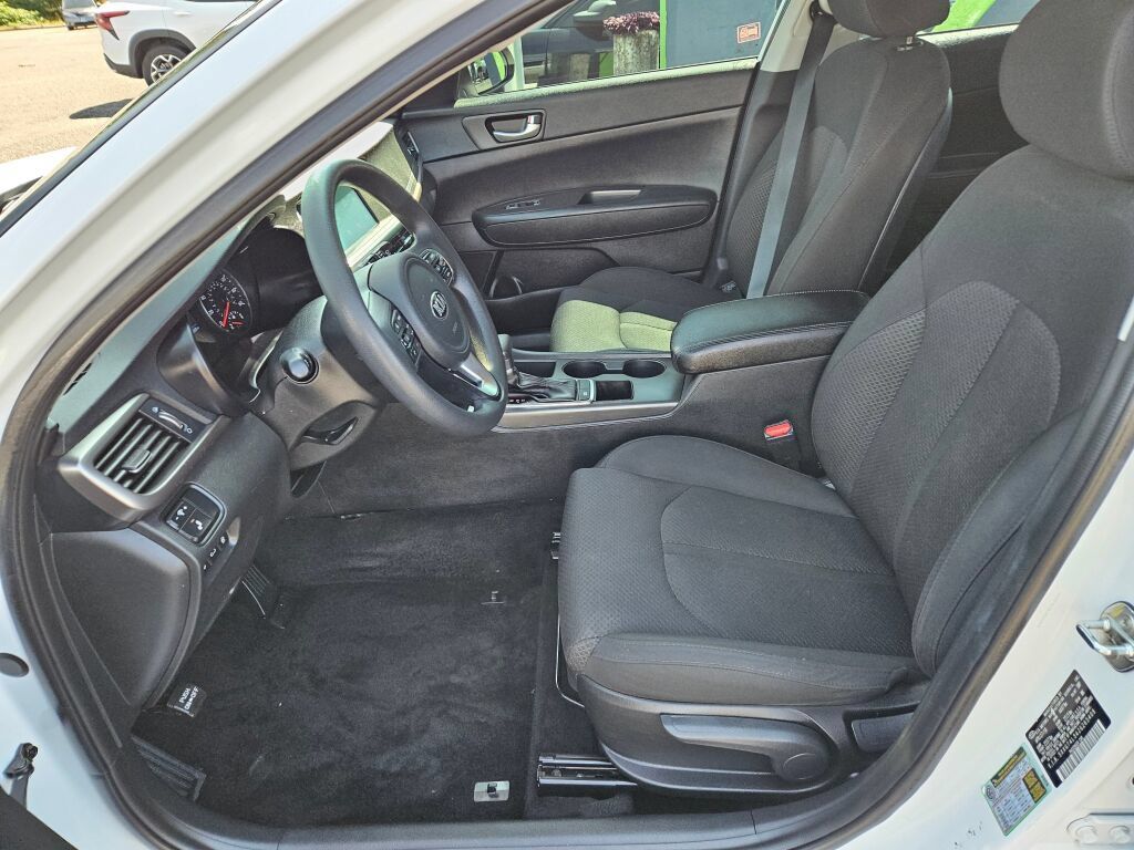 Used 2018 Kia Optima LX w/ 17" Alloy Wheels Package FWD image 13