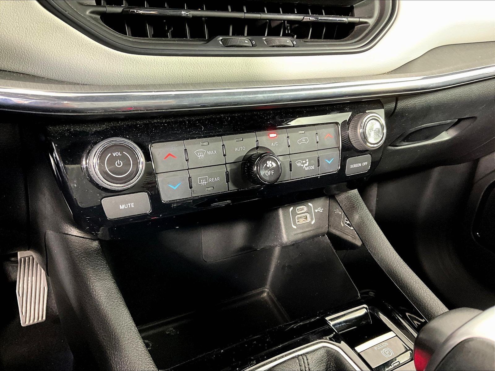 Used 2023 Jeep Compass Limited w/ Elite Group AWD/4WD image 15