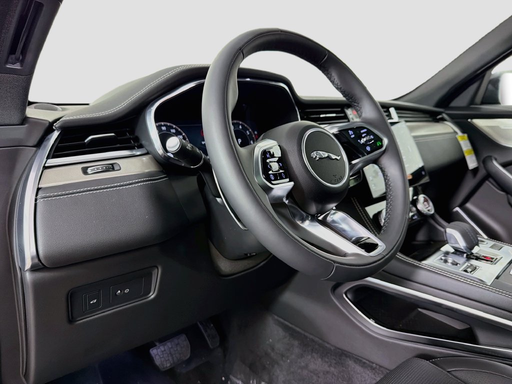 New 2026 Jaguar F-PACE R-Dynamic S AWD/4WD image 9