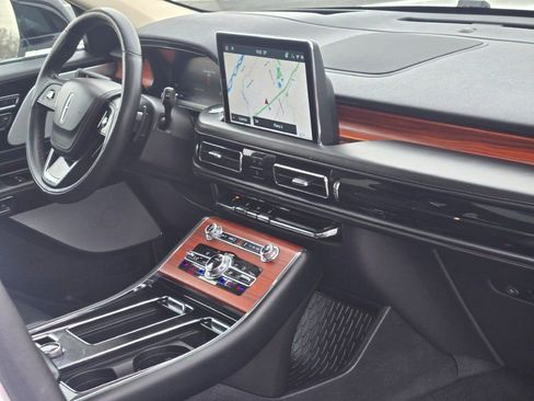 Used 2023 Lincoln Aviator Reserve w/ Equipment Group 201A image 8