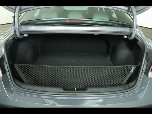Used 2025 Hyundai Elantra Limited FWD image 12