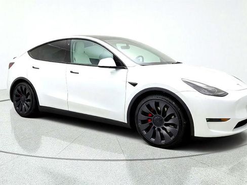 Used 2023 Tesla Model Y Long Range AWD/4WD image 3
