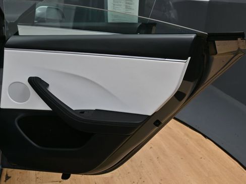 Used 2025 Tesla Model 3 Long Range image 41