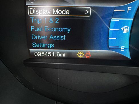 Used 2016 Ford Fusion SE w/ Equipment Group 202A image 16