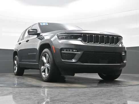 Used 2022 Jeep Grand Cherokee Limited image 31