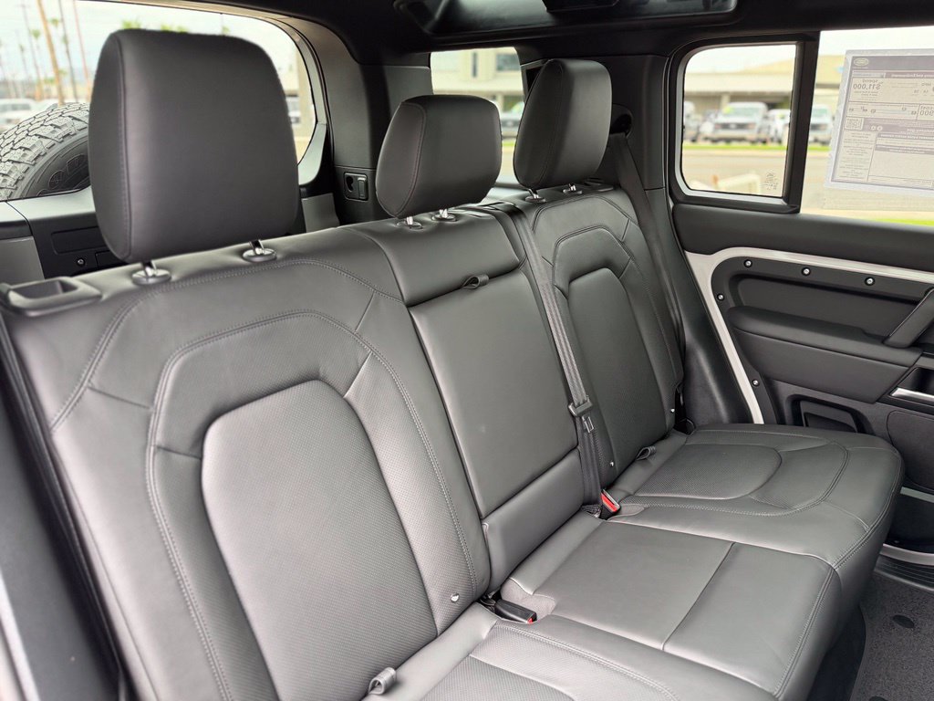 New 2026 Land Rover Defender 110 X-Dynamic SE AWD/4WD image 8
