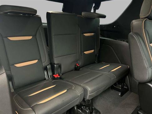 Used 2024 GMC Yukon AT4 w/ Technology Package image 18