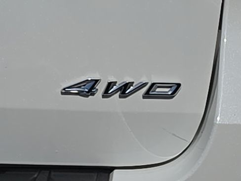 Used 2022 Ford Explorer Limited w/ Equipment Group 301A AWD/4WD image 14