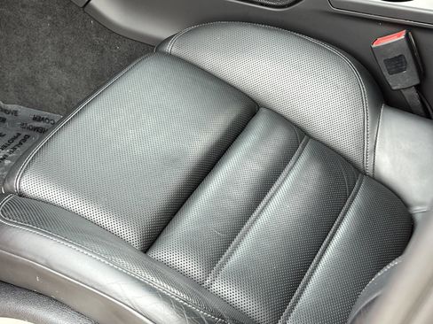 Certified 2022 Porsche Macan image 33