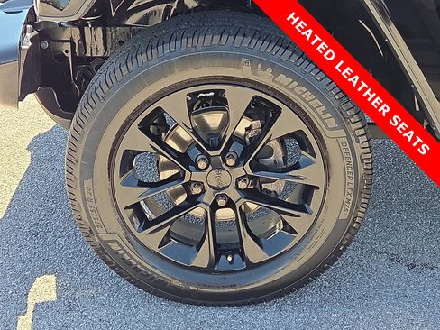 Used 2021 Jeep Wrangler Unlimited Sahara AWD/4WD image 7
