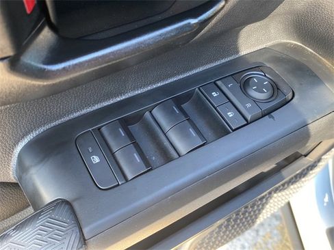 Used 2025 Toyota Tacoma SR5 image 20