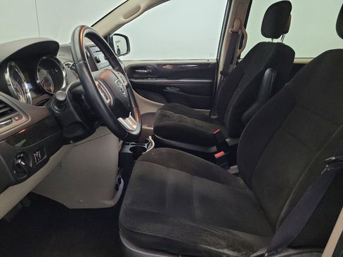 Used 2015 Dodge Grand Caravan American Value Package w/ UConnect Hands-Free Group FWD image 17