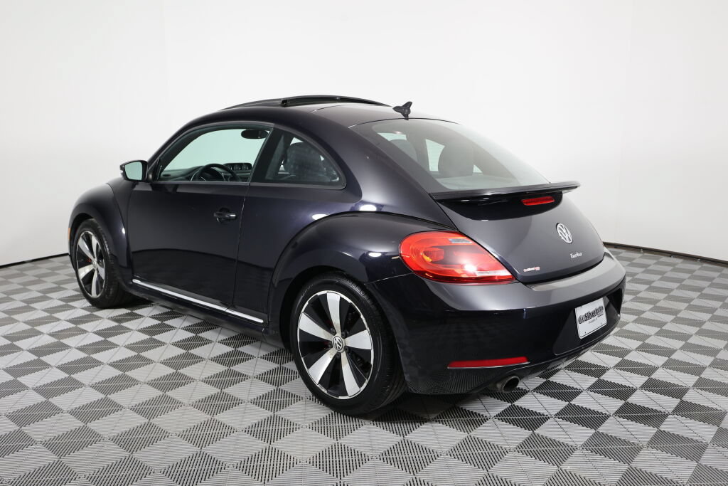 Used 2012 Volkswagen Beetle 2.0T FWD image 4