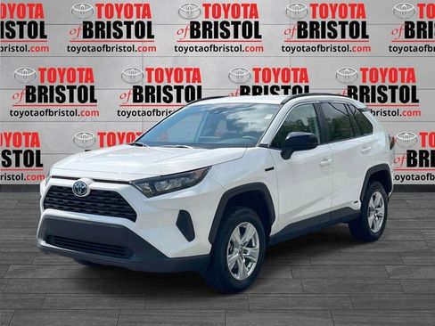 Used 2021 Toyota RAV4 LE image 7