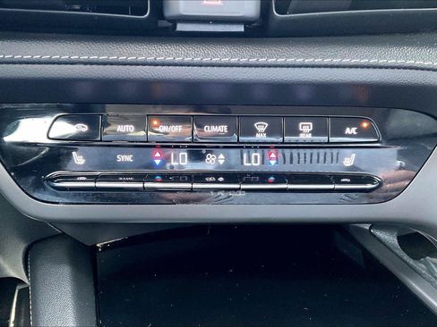Used 2023 Buick Envision Essence w/ Technology Package I AWD/4WD image 31