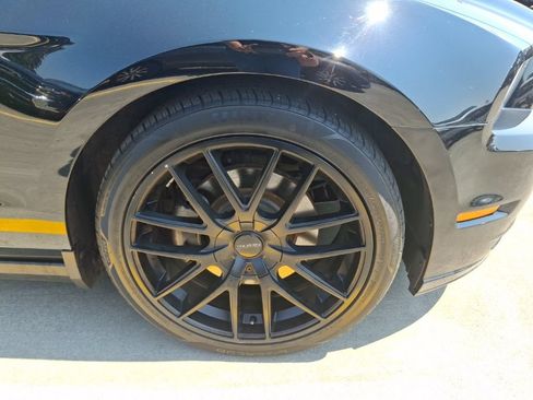 Used 2014 Ford Mustang GT RWD image 4