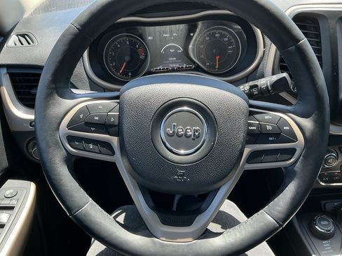Used 2017 Jeep Cherokee High Altitude AWD/4WD image 23