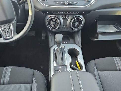 Used 2024 Chevrolet Blazer LT w/ Convenience Package FWD image 6