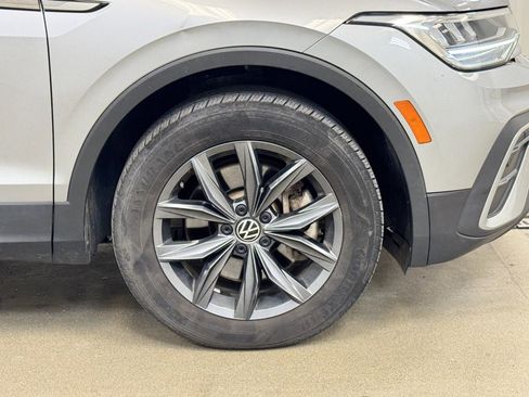 Used 2022 Volkswagen Tiguan SE image 4