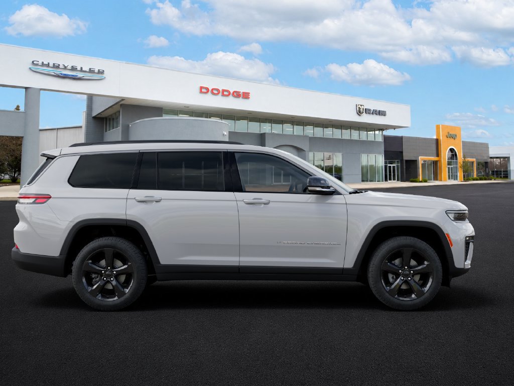 New 2026 Jeep Grand Cherokee L Limited w/ Limited Altitude Package AWD/4WD image 22