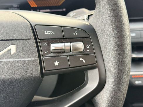 Used 2025 Kia K4 LXS FWD image 28