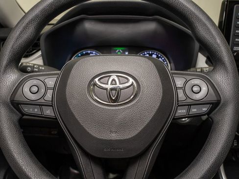 Used 2022 Toyota RAV4 XLE image 18