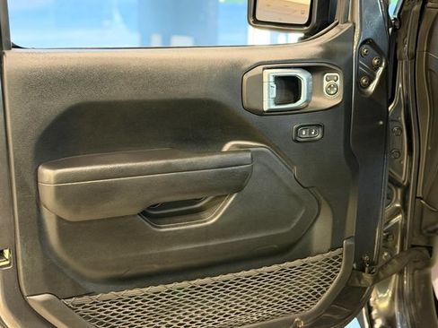 Used 2022 Jeep Gladiator Sport AWD/4WD image 15