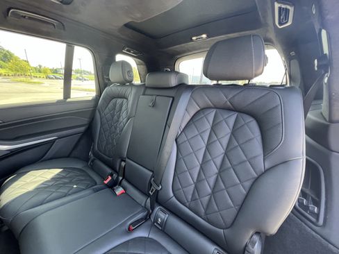 Used 2024 BMW X7 xDrive40i w/ Executive Package AWD/4WD image 33