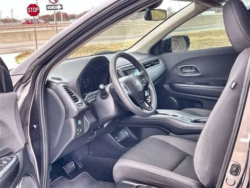 Certified 2021 Honda HR-V EX image 3