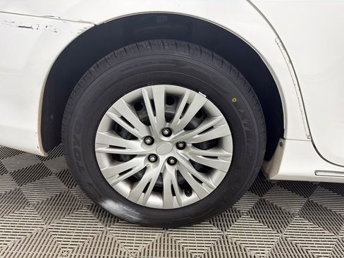 Used 2012 Toyota Camry LE image 18
