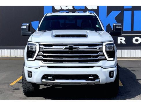Used 2026 Chevrolet Silverado 3500 High Country w/ Technology Package AWD/4WD image 3