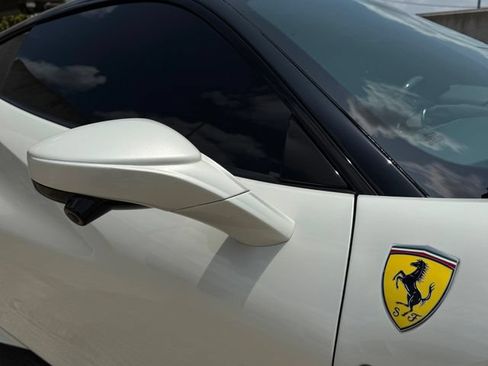 Used 2021 Ferrari F8 Tributo RWD image 10