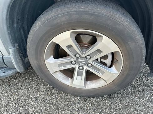Used 2025 Honda Pilot EX-L image 11