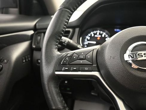 Used 2020 Nissan Rogue SL w/ Premium Package image 16