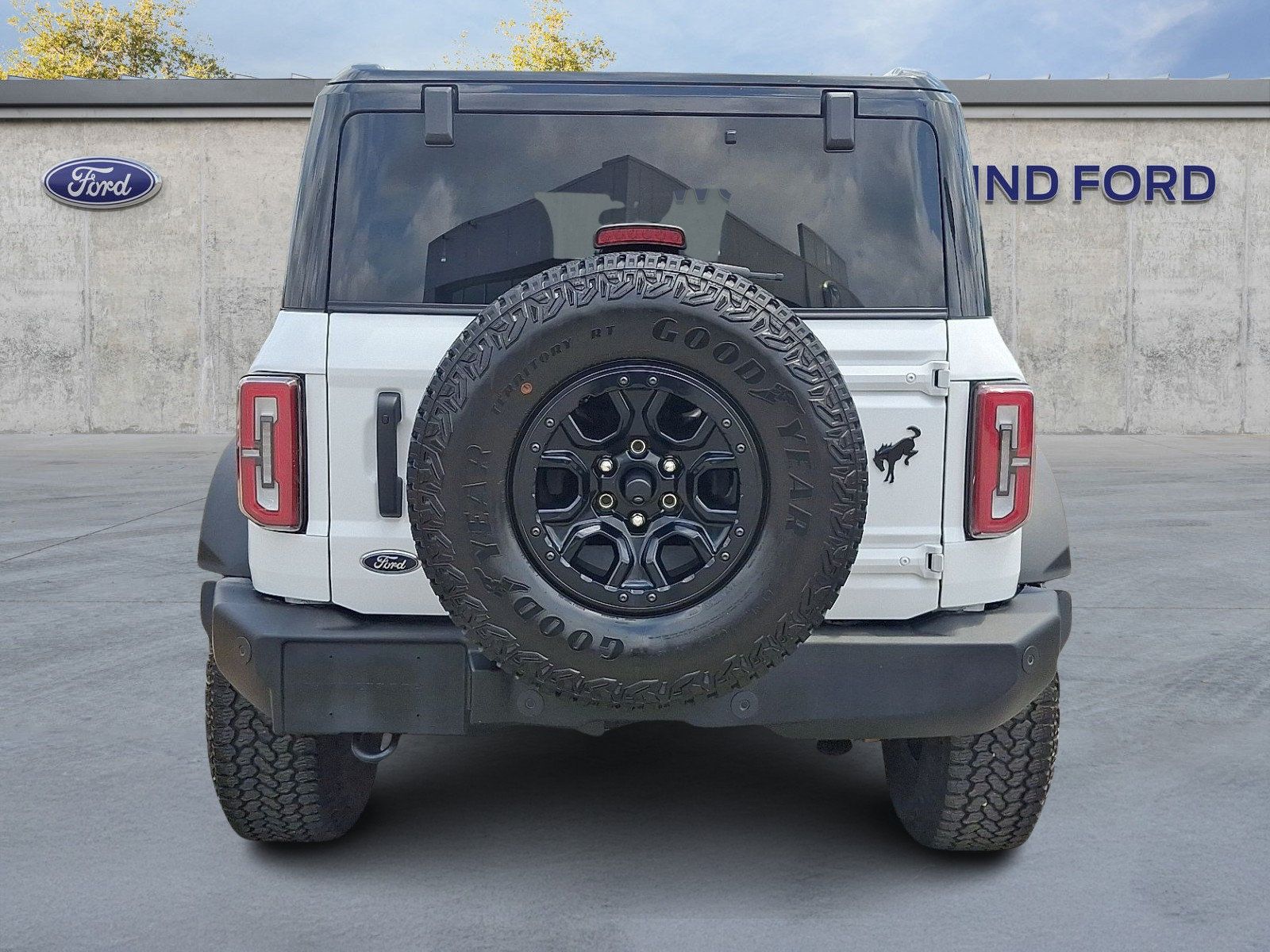Used 2025 Ford Bronco Outer Banks w/ Sasquatch Package AWD/4WD image 5