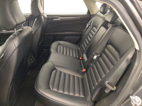 Used 2020 Ford Fusion SEL FWD image 18